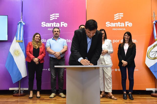 El Programa Vínculos promueve una estrategia integral que fomenta el trabajo coordinado entre las municipalidades