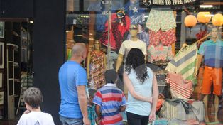 El Centro Comercial sugiere abrir los locales el martes 9