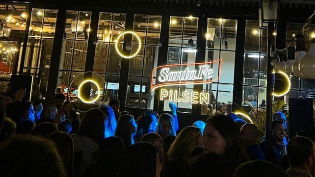 Cerveza Santa Fe Pilsen disfraza de frescura la Fiesta de Disfraces de Paraná