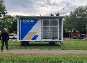 Después de idas y vueltas y del reclamo de los vecinos, reinstalaron la casilla policial en barrio 7 Jefes