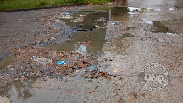 Tremendos baches en Mihura y Crespo