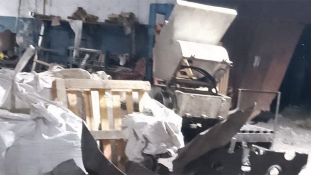 Dos trabajadores resultaron con quemaduras tras una explosión en una fábrica del Parque Industrial de Paraná. Bomberos actuaron en el lugar&nbsp;