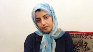 Narges Mohammadi sigue denunciando la represión del régimen incluso desde prisión. Su salud se ha deteriorado.&nbsp;