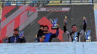 El podio que entregó la primera carrera final del año para el TC 850 en Paraná.