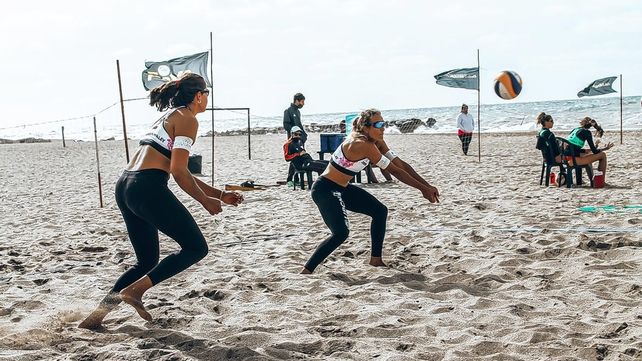 Los seleccionados de beach volley trabajan en Rosario y Mar del Plata