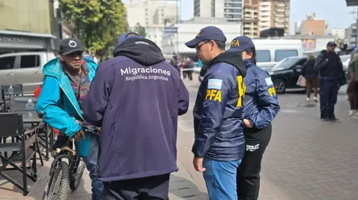 Migraciones irrumpió con un amplio operativo en pleno centro: qué buscaban los agentes
