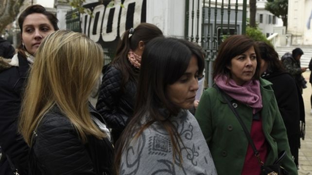 A las puertas de los tribunales. Las mamás contaron las historias de sus hijos.