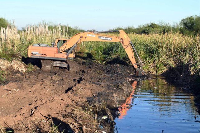 Prevención hídrica por trimestre lluvioso: intervinieron 155 kilómetros de canales en Santa Fe