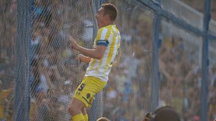 El grito de gol. Una marca registrada de Marco Ruben en Central, como en este festejo de cara a la tribuna el día que pasó a la historia.