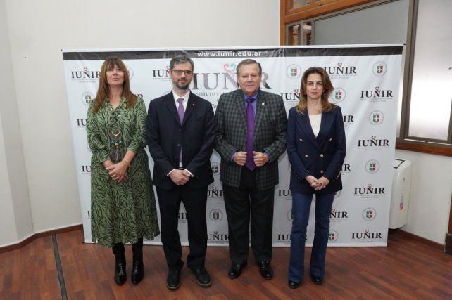Dra. Karina Elmir, Vicerrectora del IUNIR; Rector Prof. Valerio De Cesaris de la Universidad para Extranjeros de Perugia; Rector del IUNIR, Cav. Dr. Mario A. Secchi y Prof. Giovanna Scocozza, Directora del CVCL y Delegada para las Relaciones Internacionales con América Latina de la Universidad para Extranjeros de Perugia