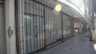 Locales desocupados sobre Peatonal San Martín.
