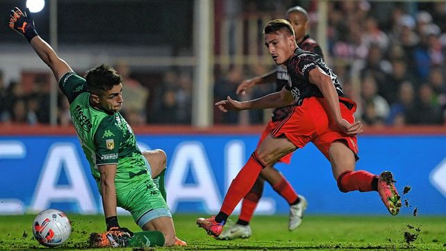 Brian Romero marcó el primer gol del torneo para River y quebró una larga racha.
