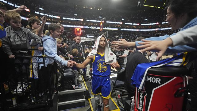 Stephen Curry es uno de los grandes ídolos del básquet mundial. (Foto AP/Rick Bowmer)