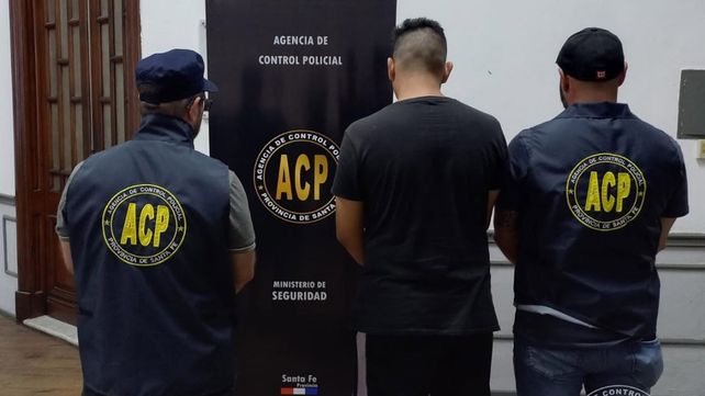 El agente investigado pertenece a la Brigada Motorizada. Fue capturado tras un allanamiento en su casa realizado por la ACP.