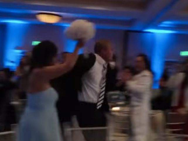Viral del día: noquearon a una dama de honor en una boda