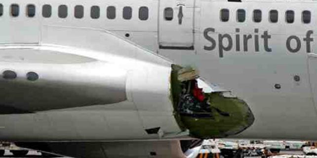 Por un agujero en el fuselaje un boeing aterriz&oacute; de emergencia en Filipinas