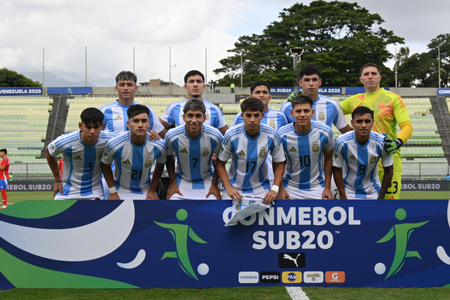 Juan Giménez de Central y Valentino Acuña de Newells fueron titulares en el sub-20 ante Chile.