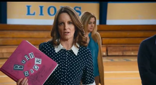 Tina Fey actúa como la profesora de matemáticas Sharon Norbury.