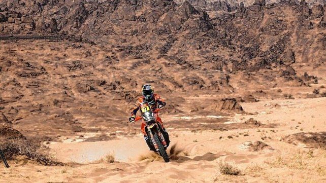 Luciano Benavides se quedó con la octava etapa de Motos.