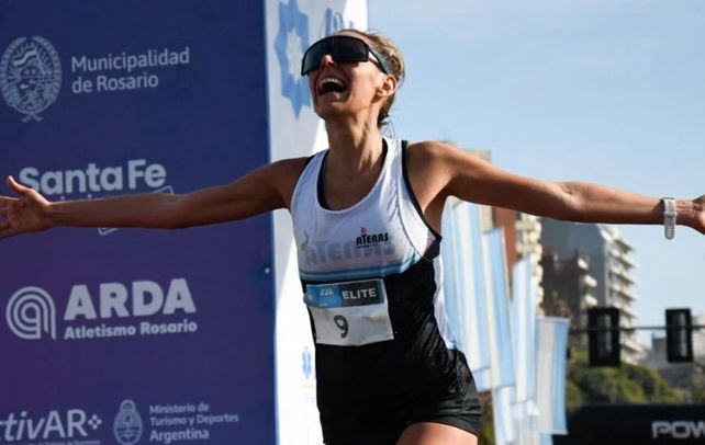 Aminé Mazur fue otra vez la mejor rosarina de la edición 2023 de la Maratón Internacional de la Bandera.