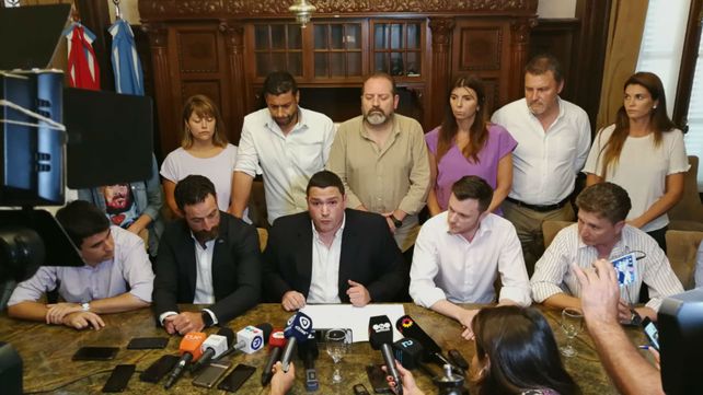 Reacciones de repudio de todo el arco político