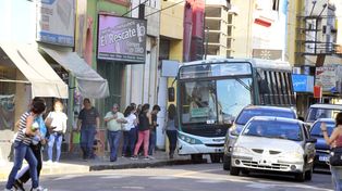 Preocupación. Afirman que reducirán un 44% los kilómetros recorridos por los colectivos.&nbsp;