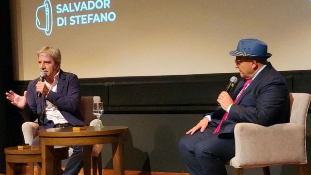 El ministro Caputo estuvo en Rosario para la presentación del libro de Salvador Di Stefano.