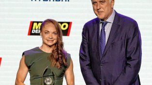 El fútbol femenino está marcando su camino y es importante que haya referentes. Es positivo hablar de los valores. El fútbol femenino está luchando por una igualdad y está bueno que se valore, señaló Estefanía Banini tras la premiación.