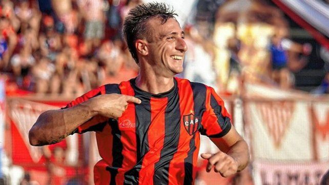 Julián Marcioni celebra su gol. Anotó el segundo tanto de la victoria de Patronato sobre Los Andes por 3 a 1.&nbsp;