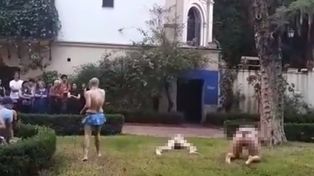 Una controvertida performance erótica en un museo porteño generó polémica