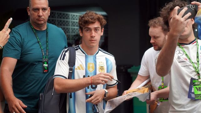 Franco Colapinto pone la firma. Llegó al autódromo de Interlagos del viernes 7/11/25 y a las 10: 43 Alpine anunció su continuidad.