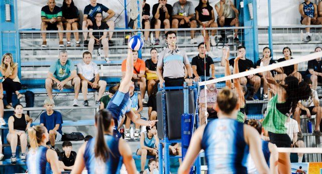 Villa Dora consiguió un gran triunfo de local frente a Banco Provincia en sets corridos.