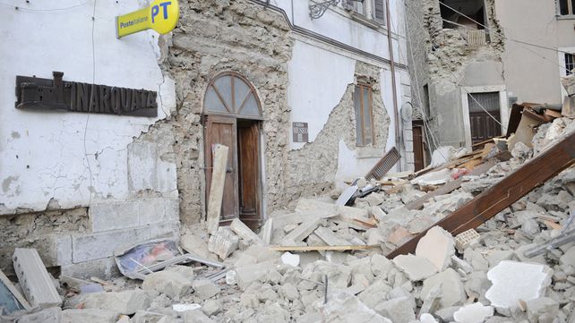 Ascienden a 120 los muertos por el devastador terremoto en el centro de Italia