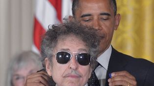 El premio a Bob Dylan entusiasmó a muchos, pero también levantó agudas críticas