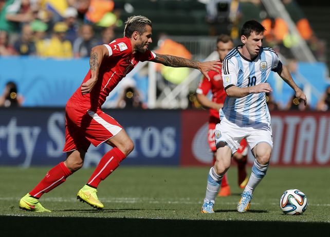 Sufriendo, a pura garra y corazón, Argentina venció a Suiza y está en cuartos