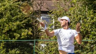 Renzo Olivo sucumbió ante el checo Lukas Rosol por 7/6 (5), 7/6 (4) y 6/4 .