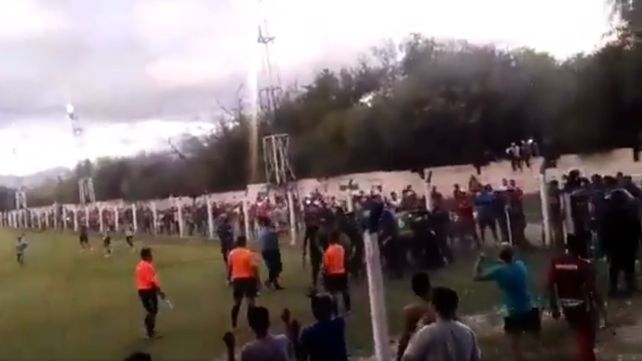 A los tiros en la cancha