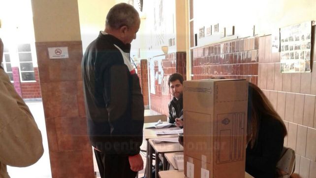 Votos en la escuela Centenario