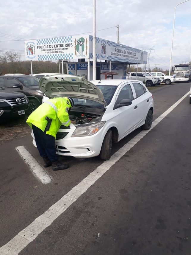 Ingresó en auto a Entre Ríos, y se fue caminando