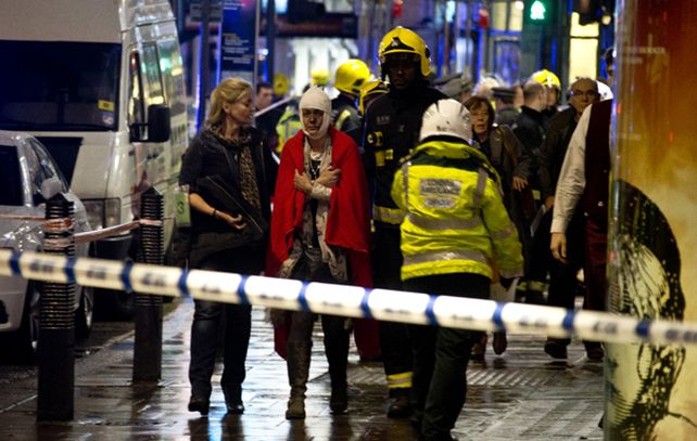 En el teatro londinense había 720 personas cuando ocurrió el accidente. (foto: AP)