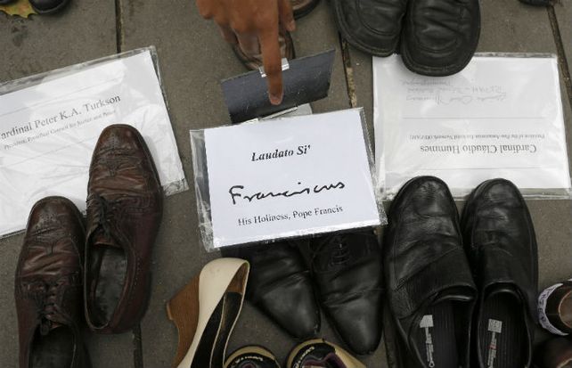 Unos 10 mil zapatos donados
