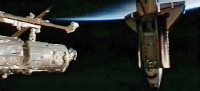 El transbordador Endeavour lleg&oacute; a la estaci&oacute;n espacial
