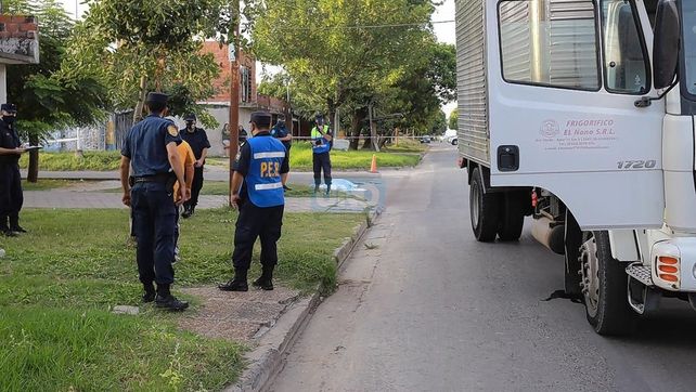 Paraná: un hombre de 80 años fue embestido por un camión y falleció