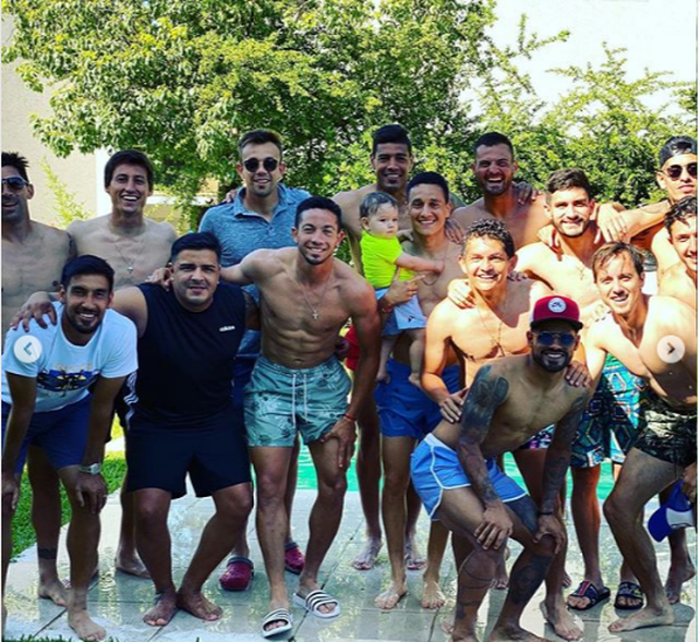 El festejo íntimo de los jugadores de Colón al ritmo de Los Palmeras