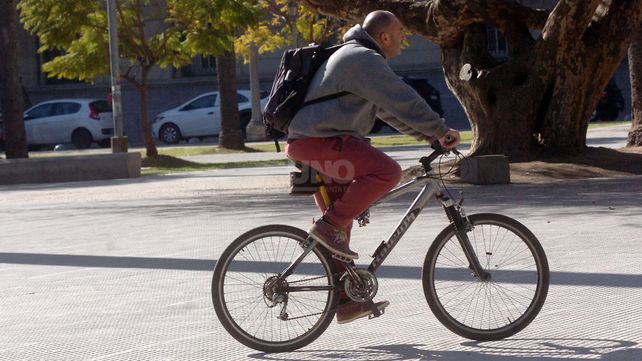 Lunes con sol pleno en la ciudad de Santa Fe