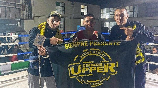 Hubo una gran reunión boxística amateur en el Centro Gallego de Santa Fe.