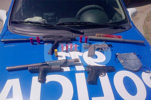 Se produjo un tiroteo frente a un colegio durante un control policial