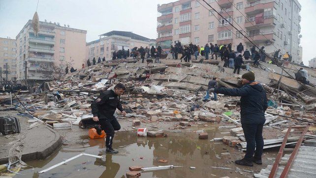 Se cumple una semana del violento terremoto que azotó a distintas zonas de Turquía y Siria. El número de víctimas asciende a 35.225 personas