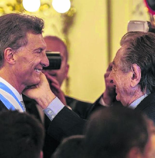Del palo. Macri fue cuestionado por el supuesto beneficio a su padre.