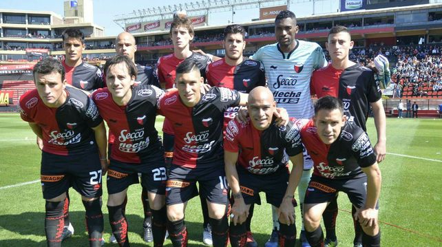 Así formaría Colón ante Boca en su primer partido de 2018